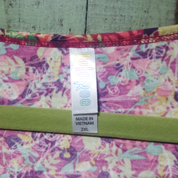 Lularoe classic t - Picture 2 of 3